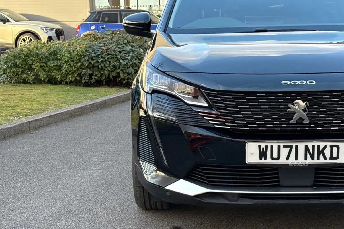 2021-peugeot-5008-suv-15-bluehdi-allure-premium-eat8-big-26