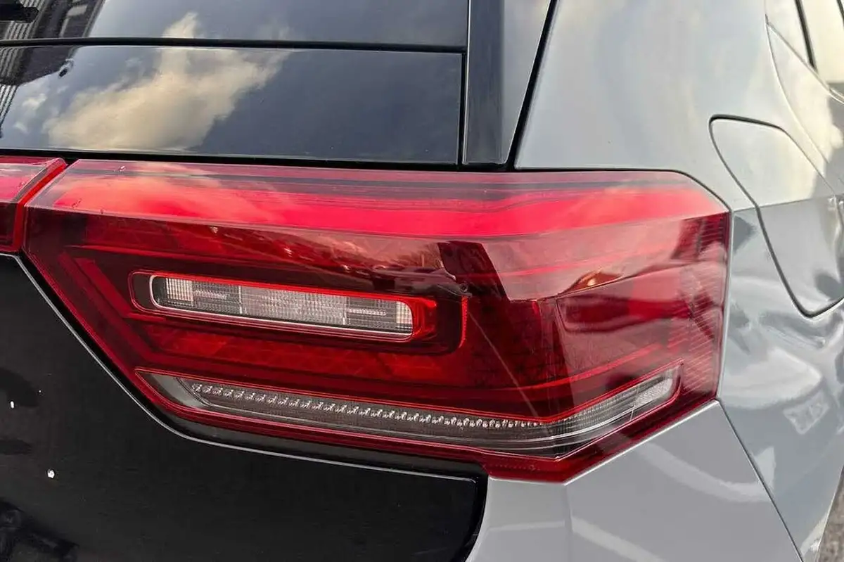2021-volkswagen-id3-e-family-145ps-big-18