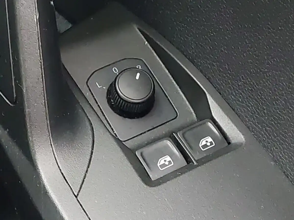 2019-seat-ibiza-10-mpi-se-technology-ss-big-18