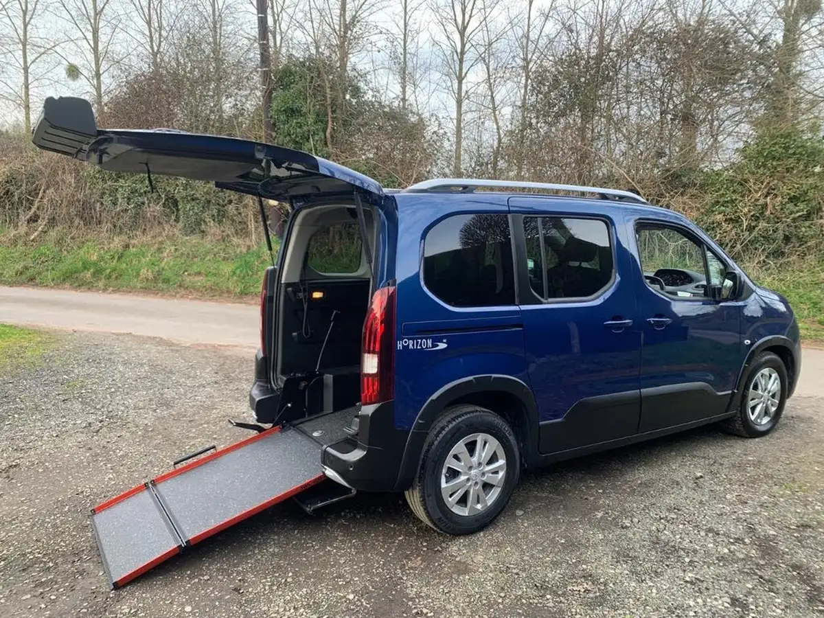 2019-peugeot-rifter-15-bluehdi-allure-130bhp-standardss-eat8-big-0