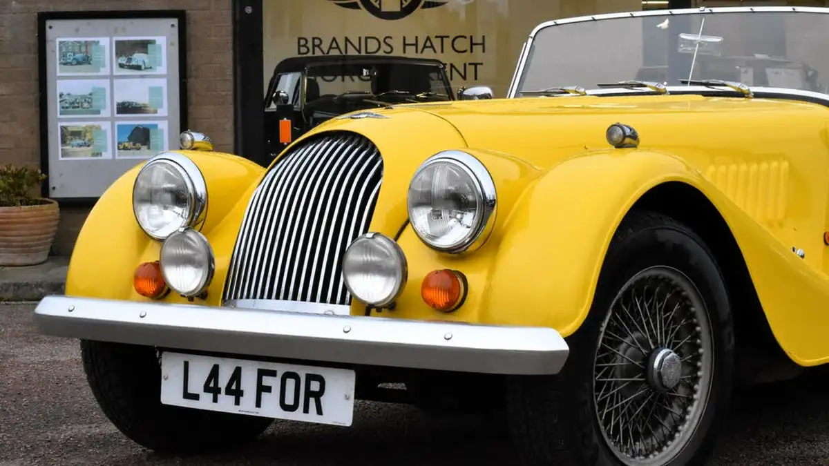 1993-morgan-44-18-2-seat-big-6
