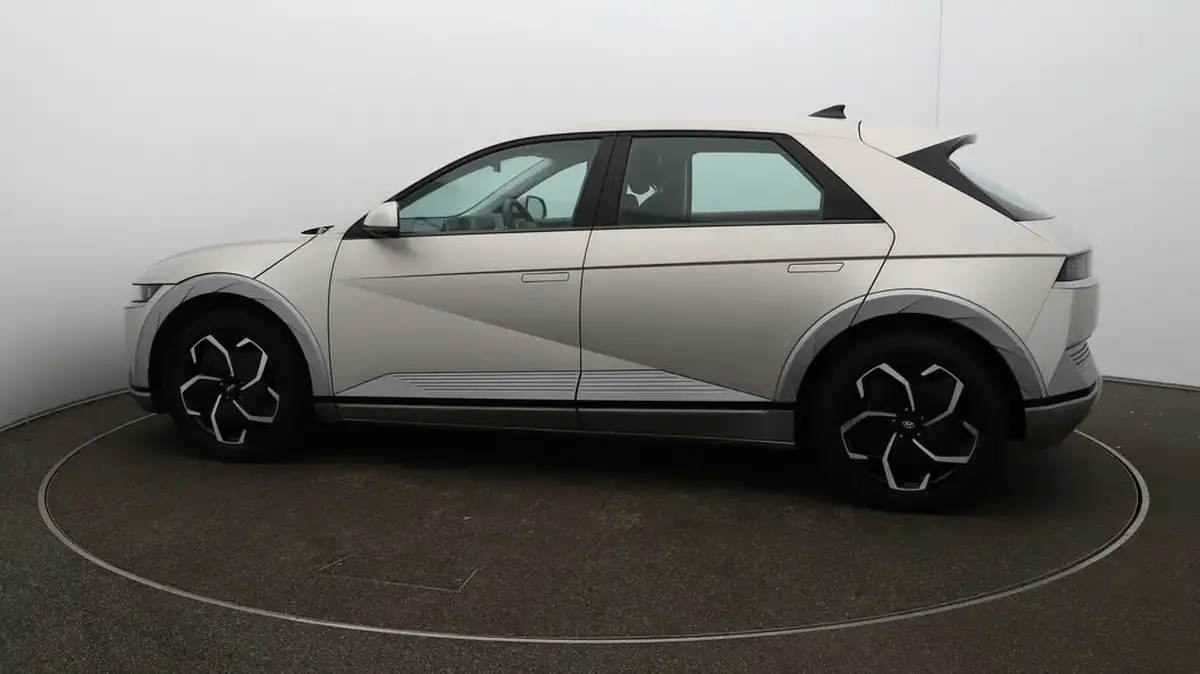 2022-hyundai-ioniq-5-e-premium-217ps-73kwh-rwd-big-49