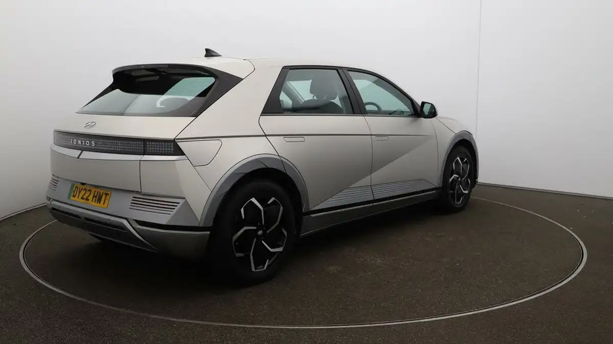 2022-hyundai-ioniq-5-e-premium-217ps-73kwh-rwd-big-7