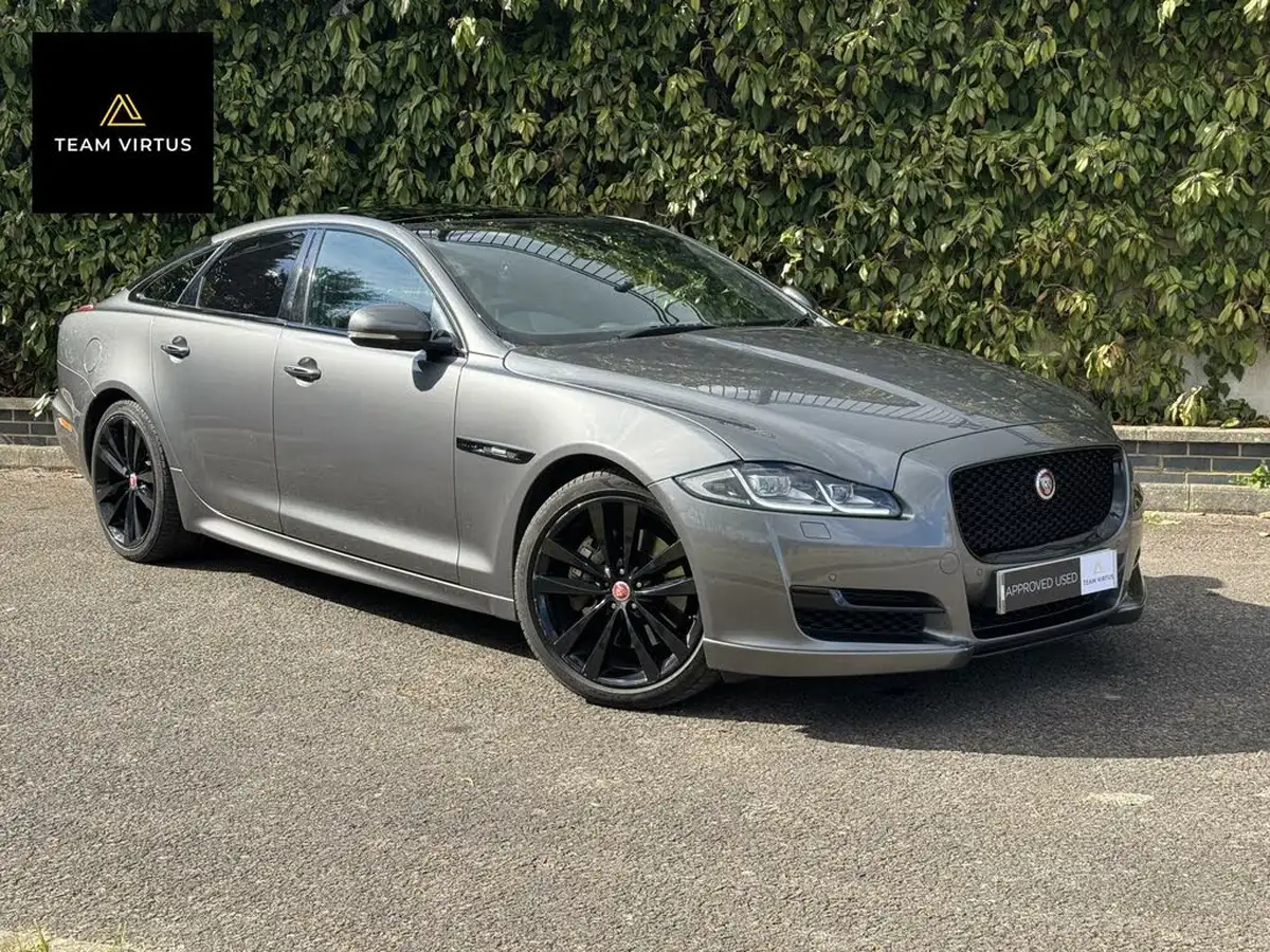 2017-jaguar-xj-series-30-xj-r-sport-big-3