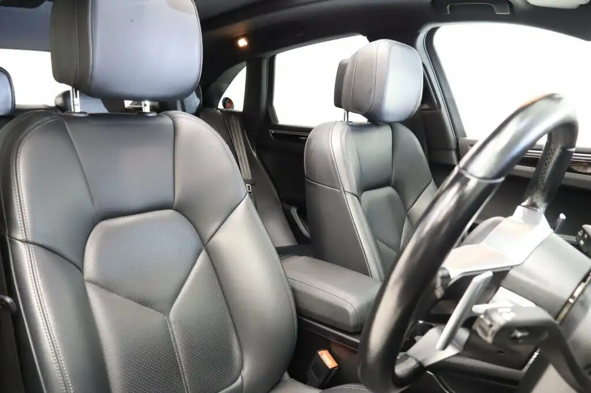 2019-porsche-macan-30-v6-s-big-13