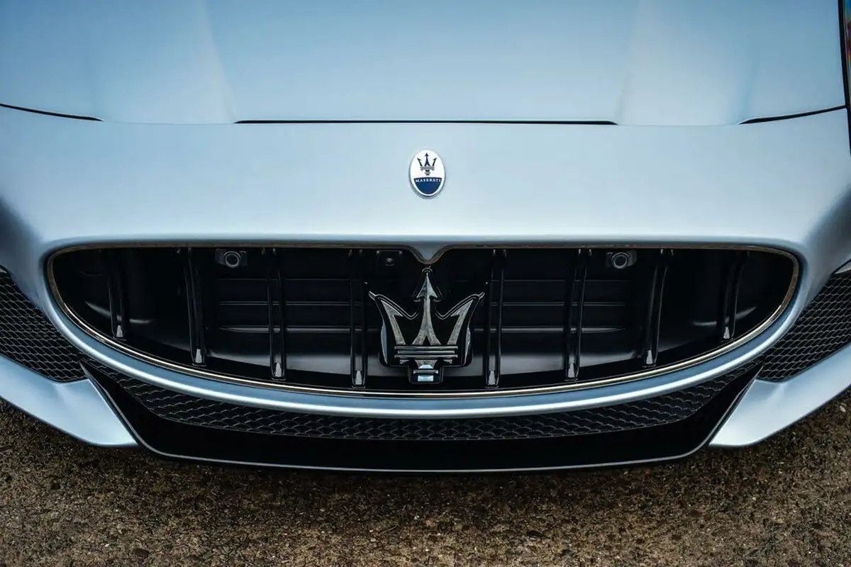 2025-maserati-granturismo-30-trofeo-big-8
