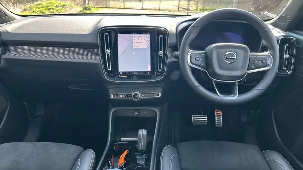 2022-volvo-c40-e-twin-recharge-pro-big-19