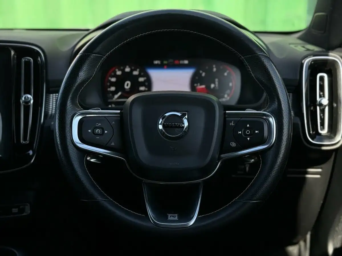 2019-volvo-xc40-20td-d4-r-design-pro-big-15