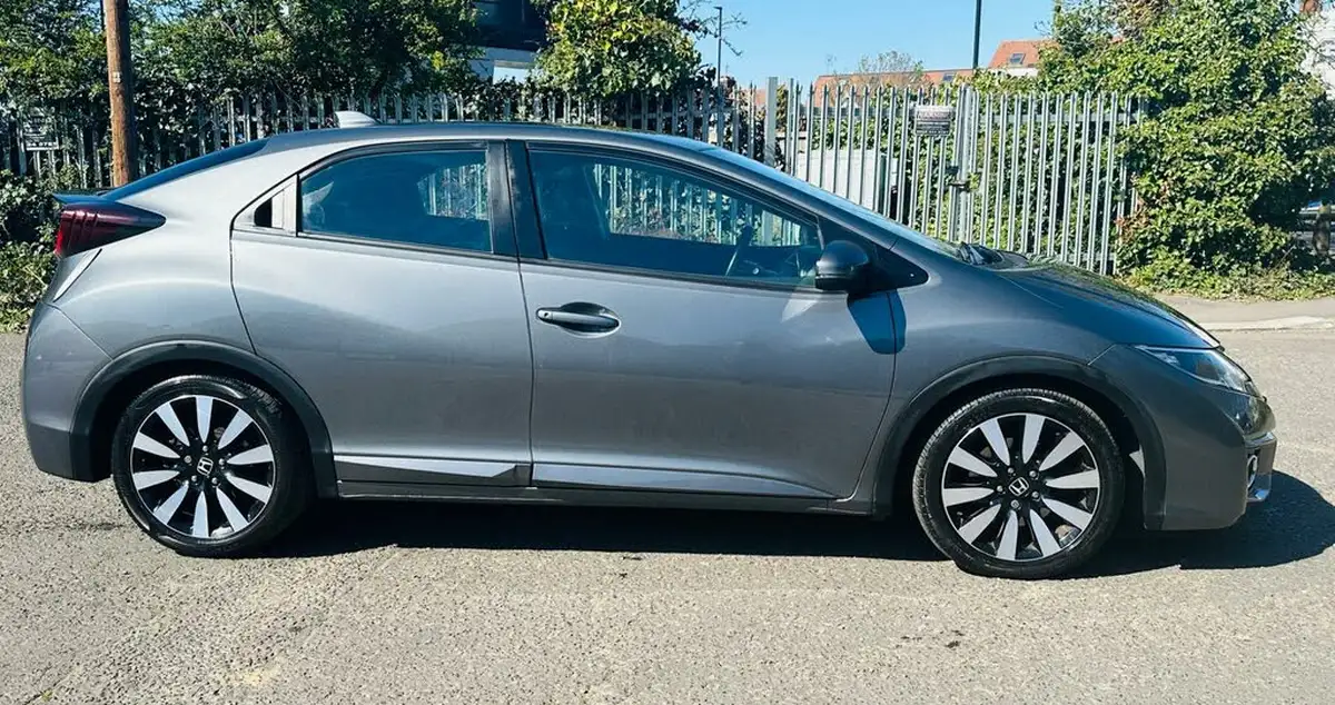 2016-honda-civic-18-i-vtec-se-plus-navi-hatchback-auto-big-29