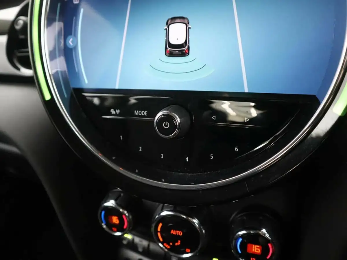 2021-mini-cooper-15-cooper-classic-hatchback-3d-big-17