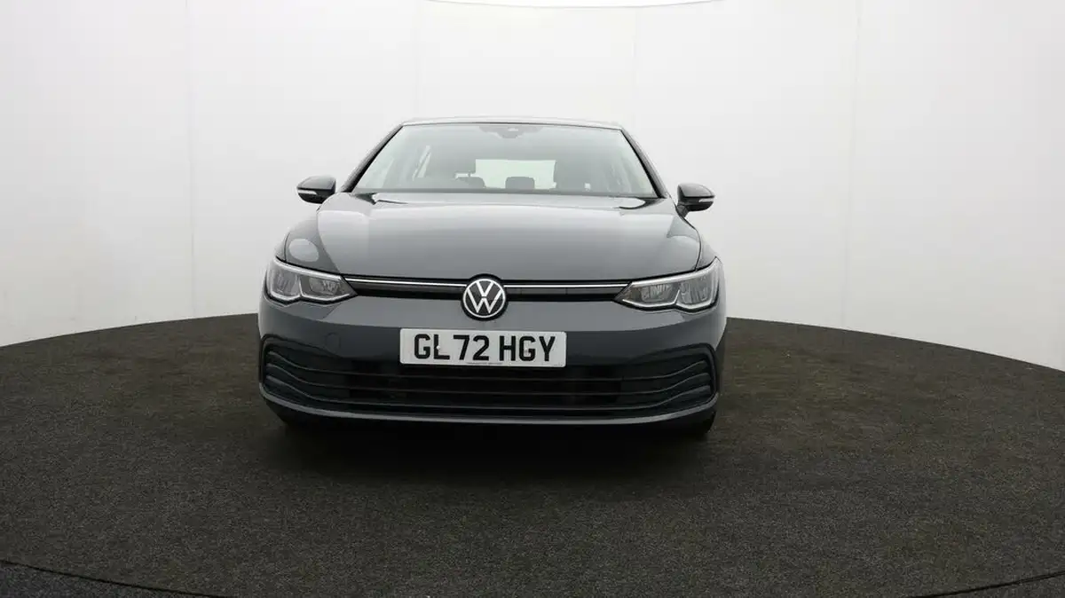 2022-volkswagen-golf-15-tsi-life-130ps-hatchback-big-1