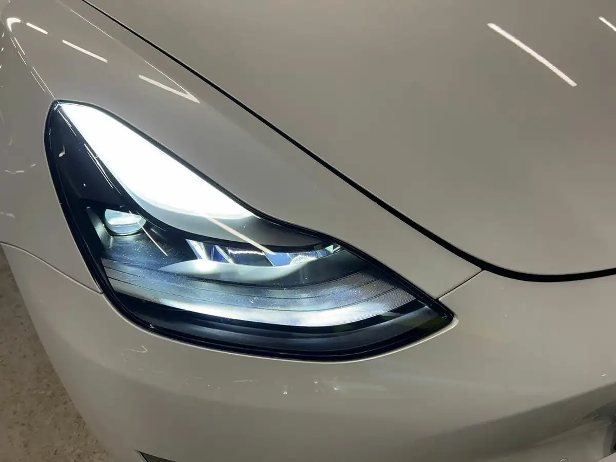 2020-tesla-model-3-e-long-range-big-23