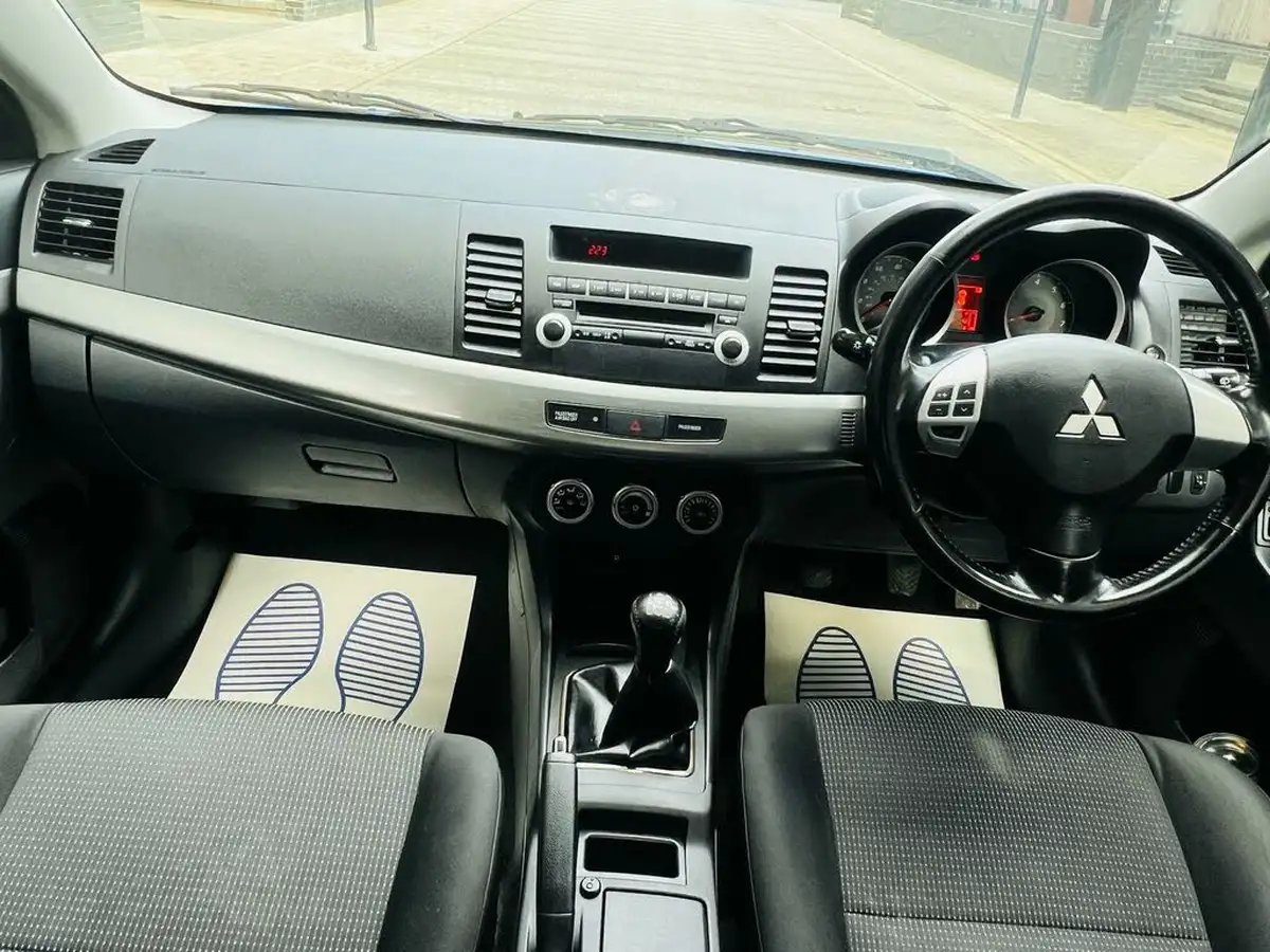 2010-mitsubishi-lancer-15-gs2-big-9