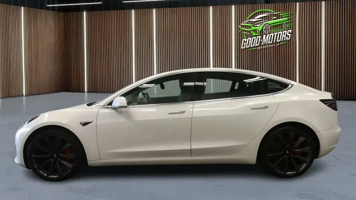 2020-tesla-model-3-e-performance-big-10