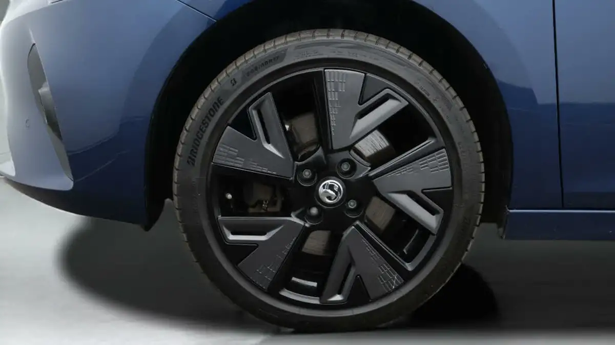 2021-vauxhall-corsa-e-elite-premium-big-17