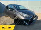 2016-toyota-yaris-15-vvt-i-design-hybrid-small-0