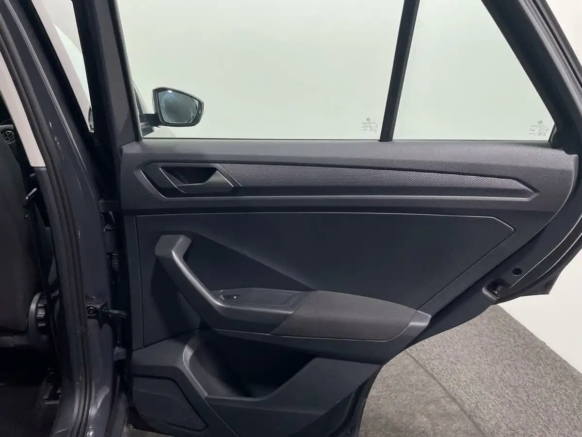 2021-volkswagen-t-roc-20tdi-s-big-33