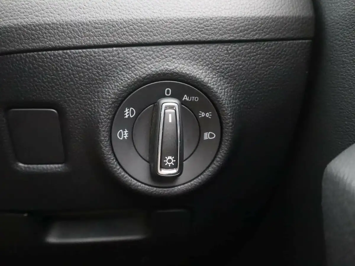 2022-skoda-superb-20tdi-se-estate-dsg-big-37