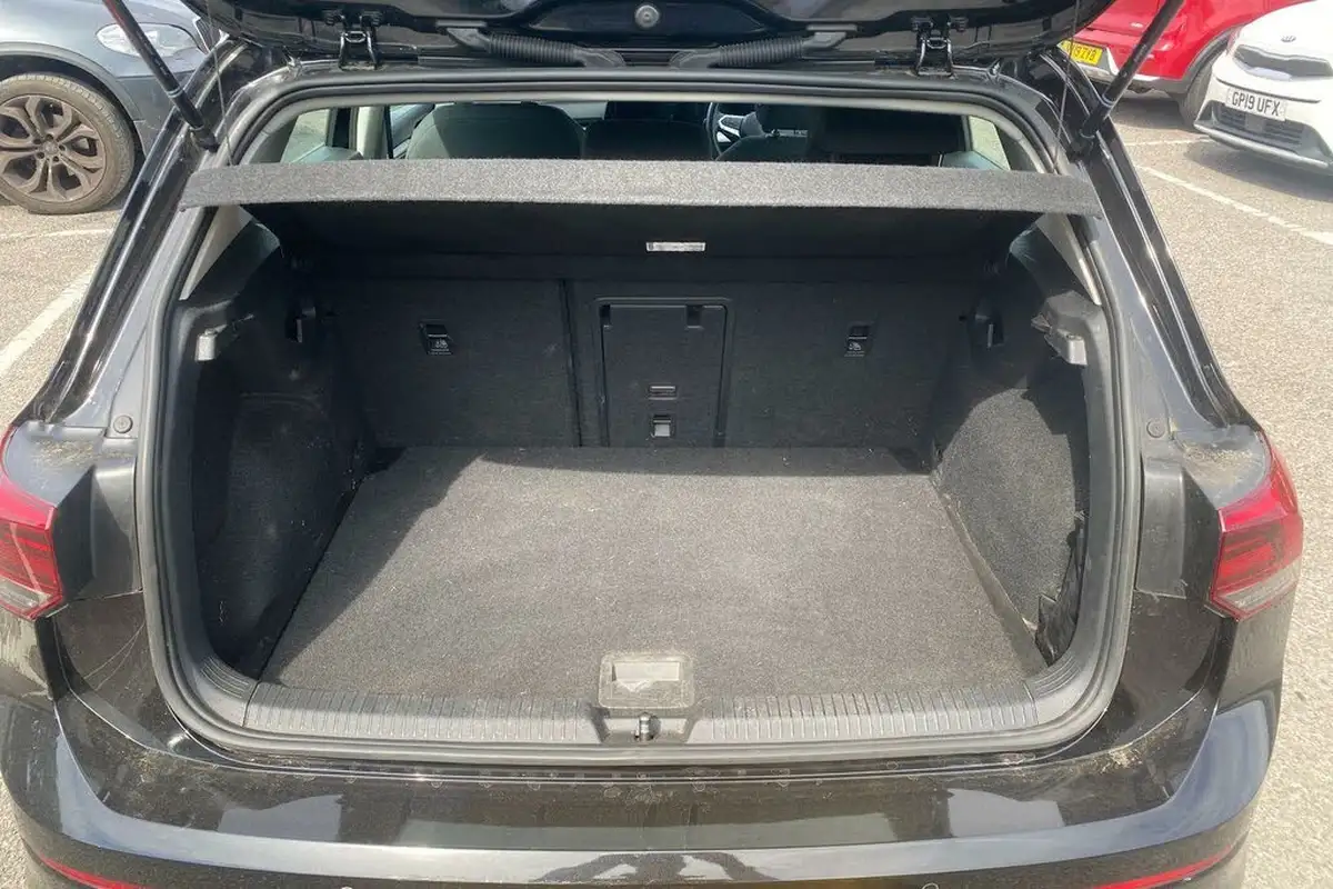 2022-volkswagen-golf-15-tsi-life-130ps-hatchback-big-43