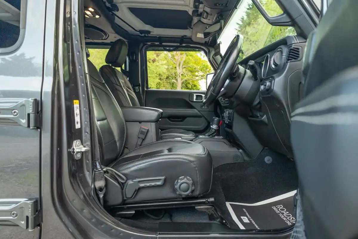 2019-jeep-wrangler-20-gme-overland-hard-5d-big-12