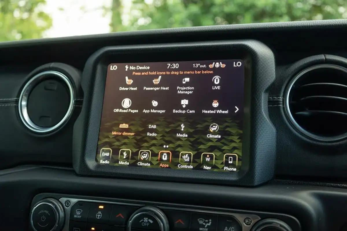 2019-jeep-wrangler-20-gme-overland-hard-5d-big-36