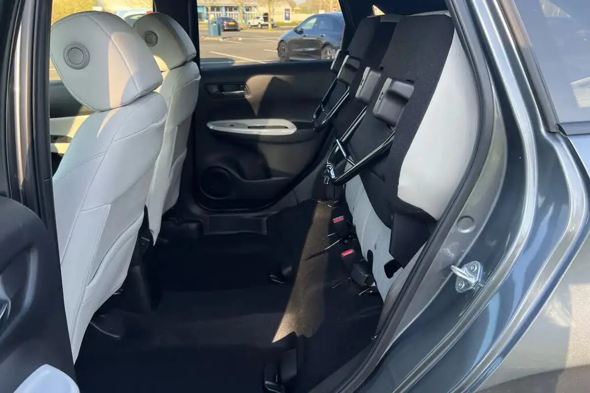 2020-honda-jazz-15-i-mmd-ex-big-29