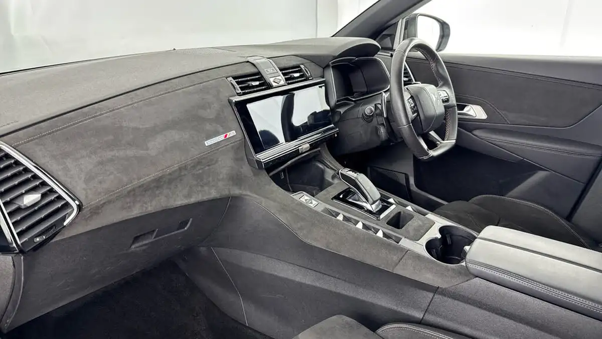 2022-ds-ds-7-crossback-e-tense-performance-line-225ps-big-8
