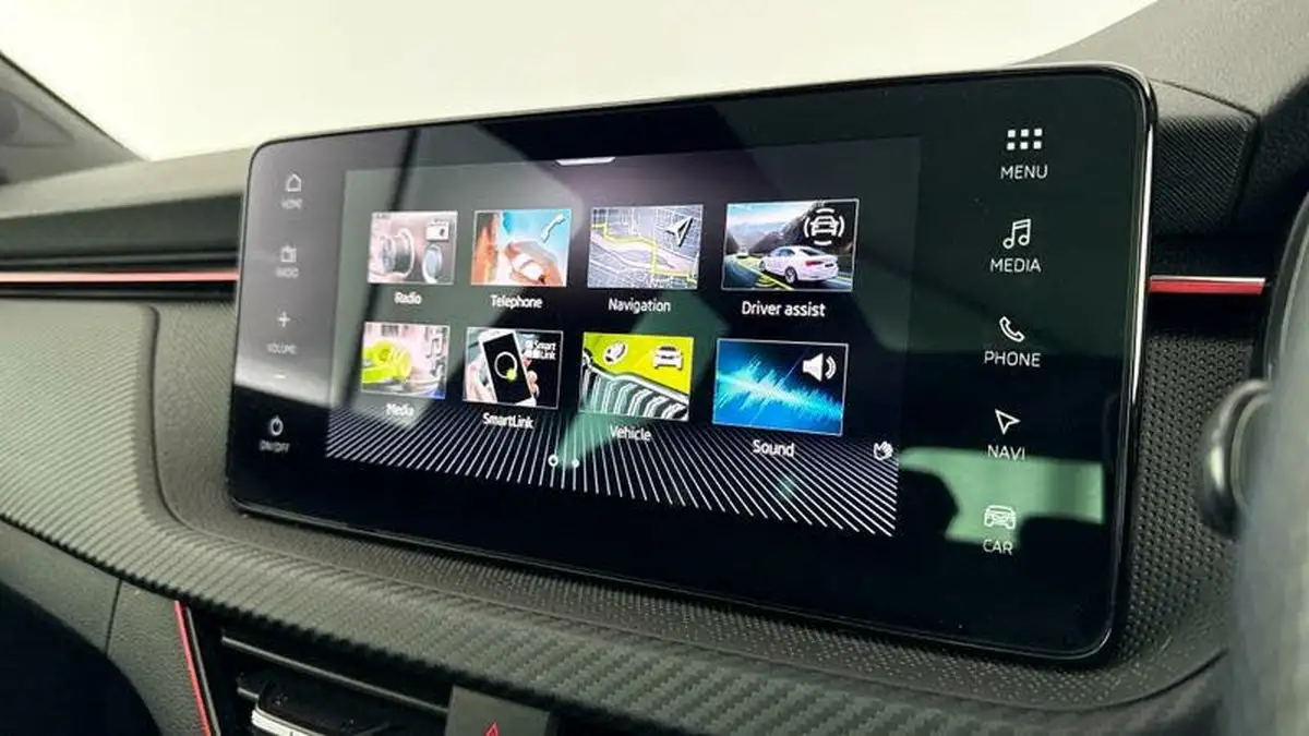 2024-skoda-kamiq-10-tsi-monte-carlo-116ps-dsg-big-19
