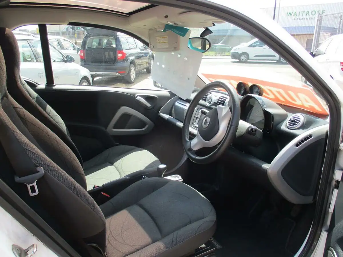2013-smart-fortwo-10-passion-83bhp-coupe-big-5