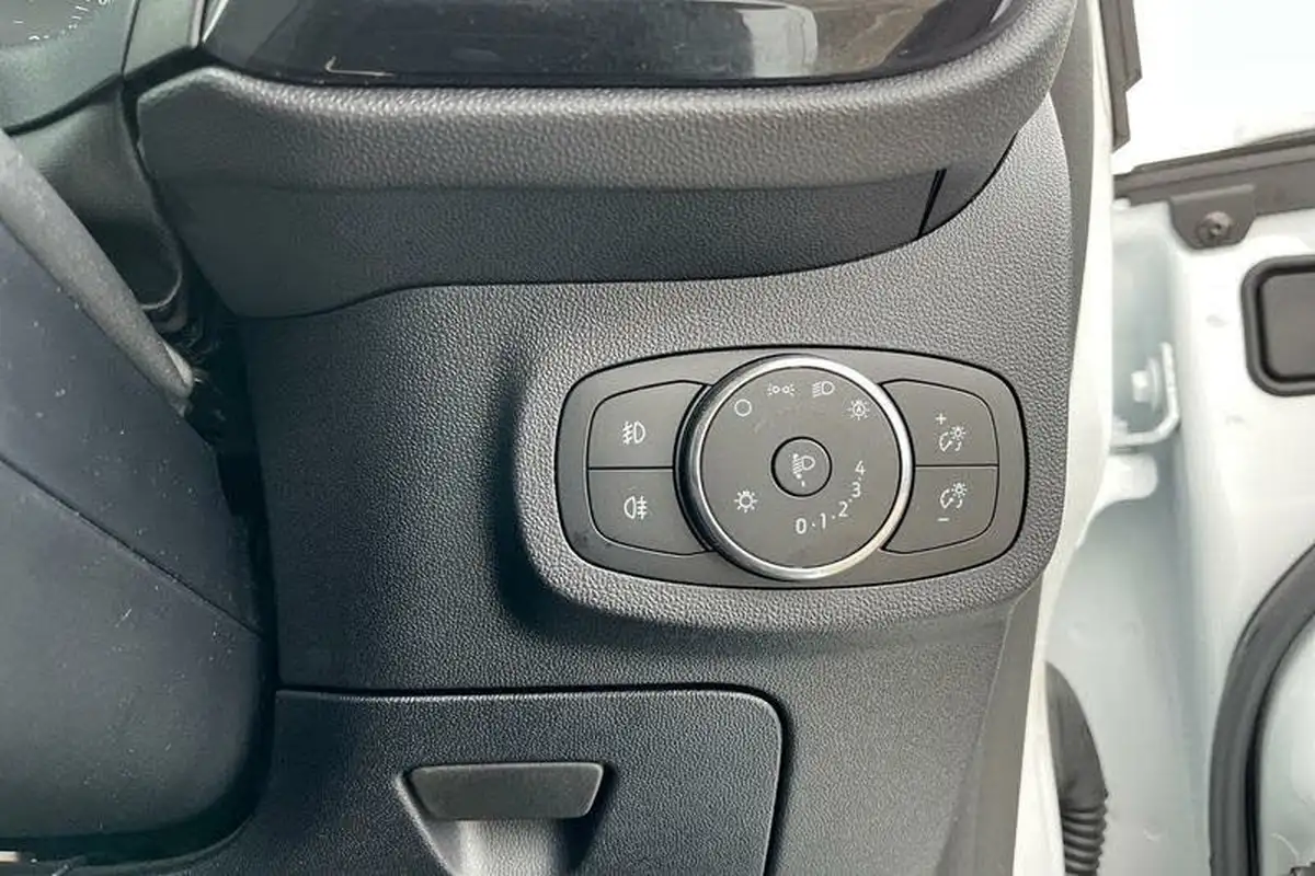 2022-ford-fiesta-big-25