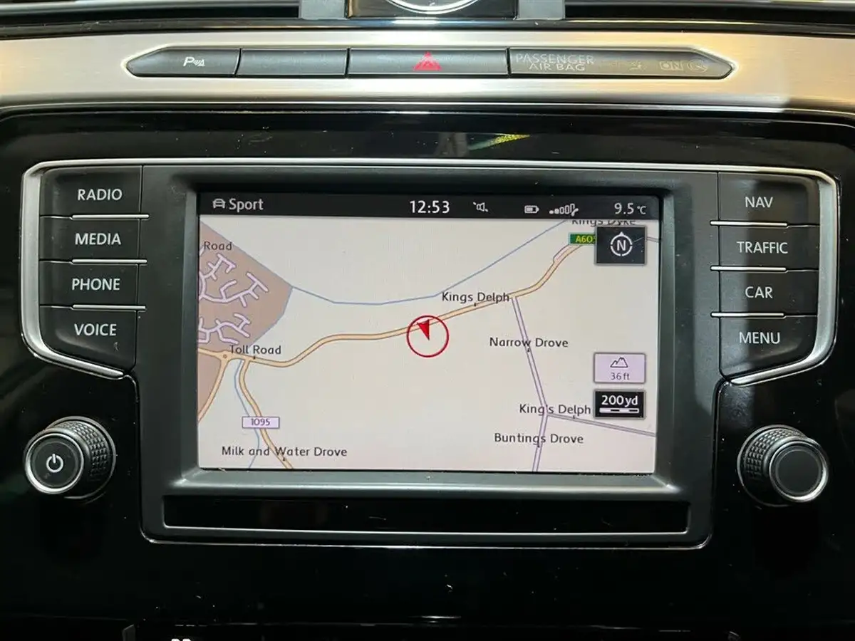 2016-volkswagen-passat-20tdi-gt-190ps-estate-5d-dsg-big-9