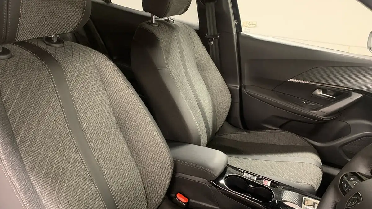 2024-peugeot-2008-suv-e-allure-136ps-50kwh-big-41