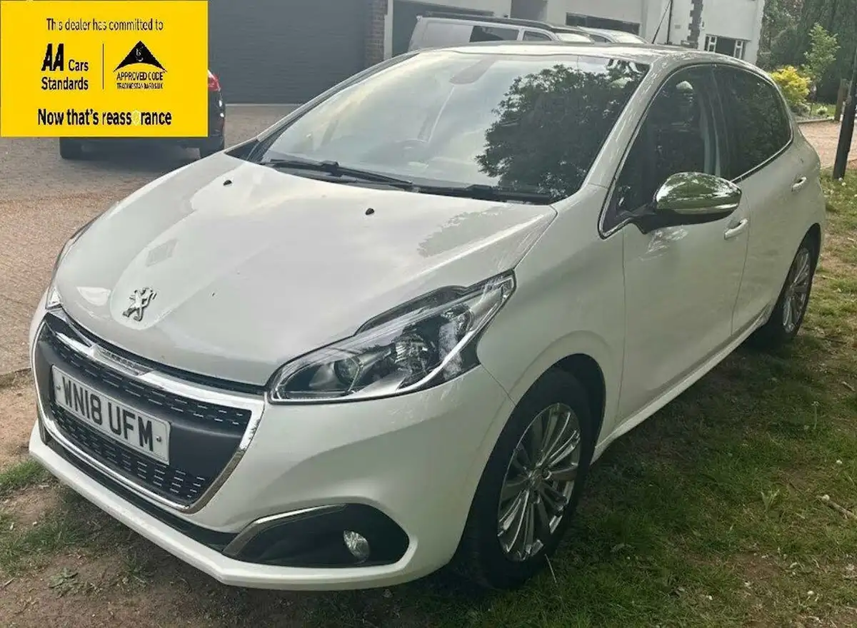 2017-peugeot-208-12-puretech-allure-110bhp-ss-5d-eat6-big-1