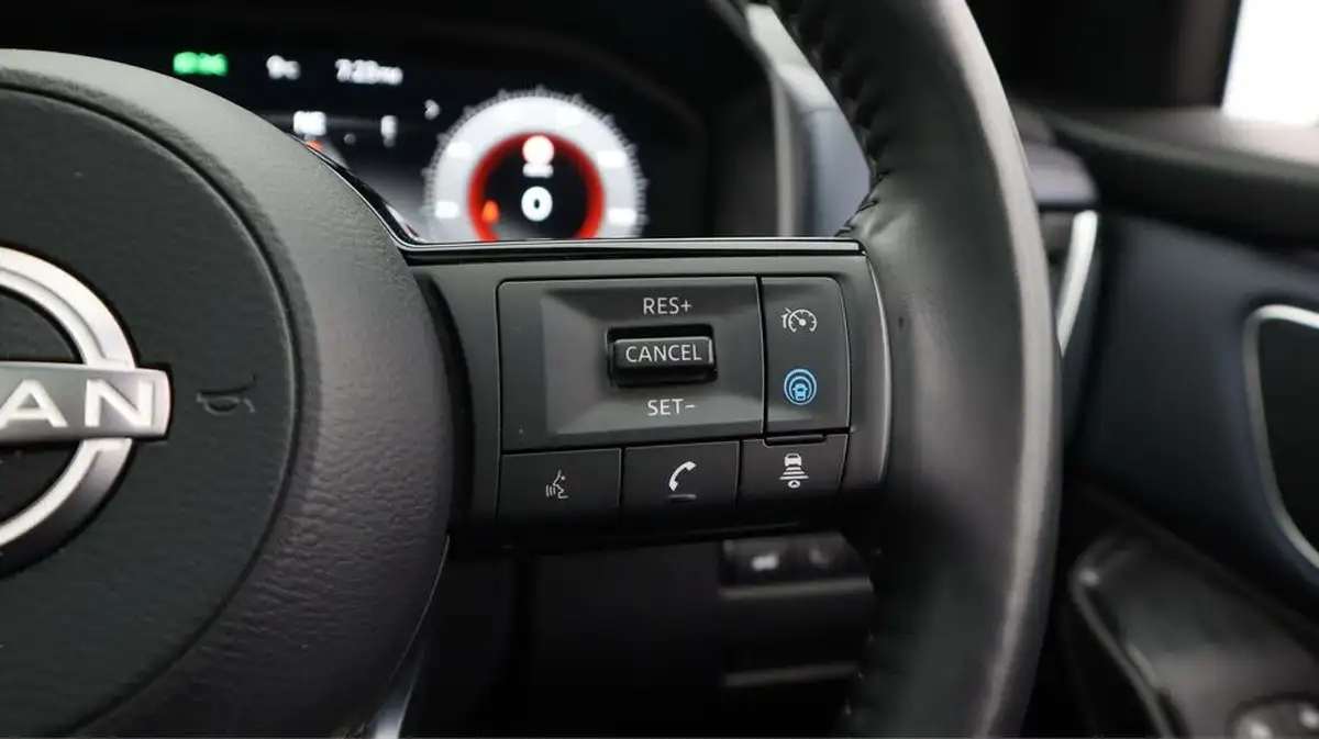 2022-nissan-qashqai-13-dig-t-tekna-140ps-mild-hybrid-big-25