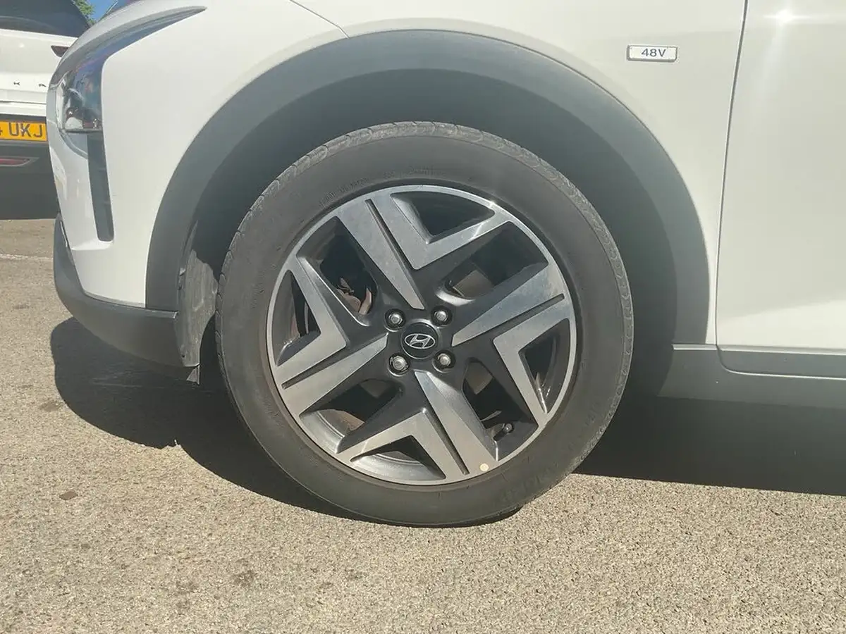 2022-hyundai-bayon-10-t-gdi-premium-100ps-dct-big-17