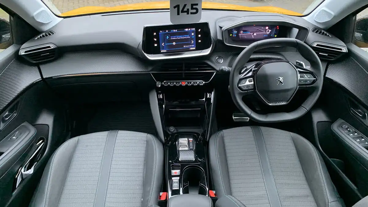 2023-peugeot-208-12-puretech-allure-premium-130ps-eat8-big-3