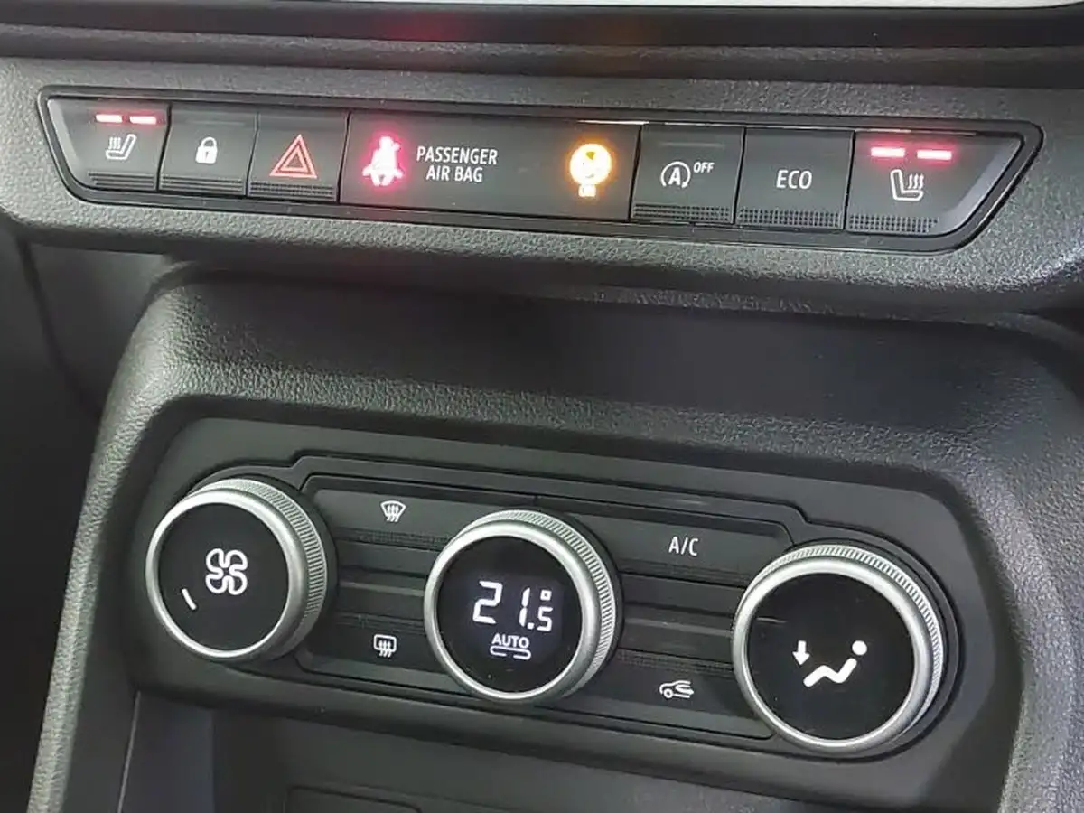 2023-dacia-sandero-stepway-10-tce-essential-90bhp-big-13