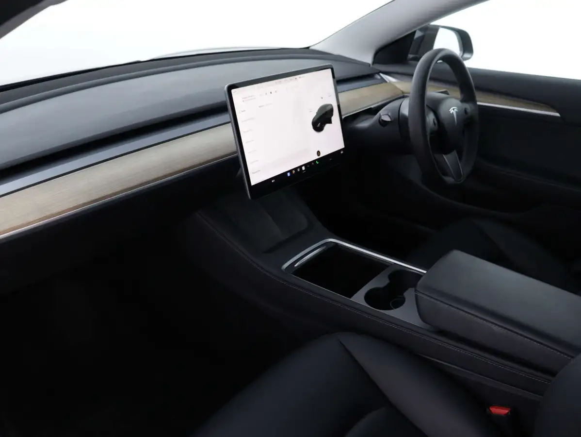 2022-tesla-model-3-e-long-range-big-31