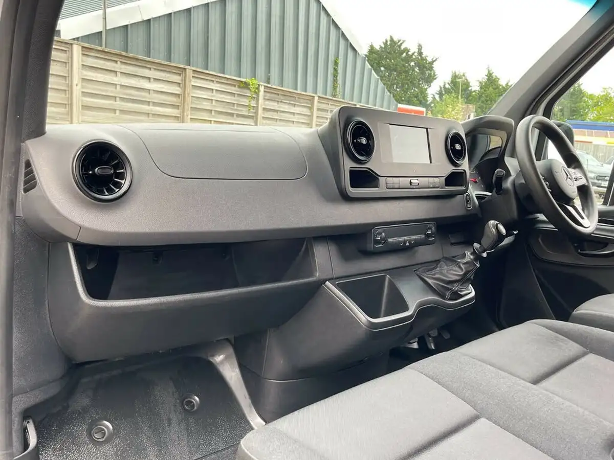 2021-mercedes-benz-sprinter-20cdi-315-l1h1-progressive-150pseu6dt-panel-rwd-eco-gear-360-big-35