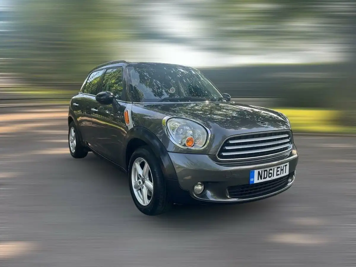 2011-mini-countryman-16-cooper-pepper-big-10