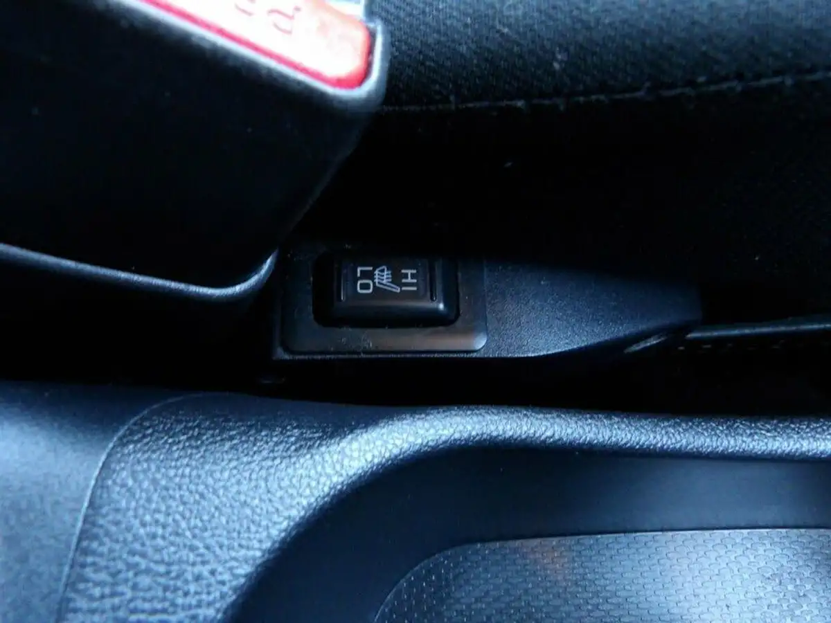 2015-mitsubishi-asx-16-3-big-25