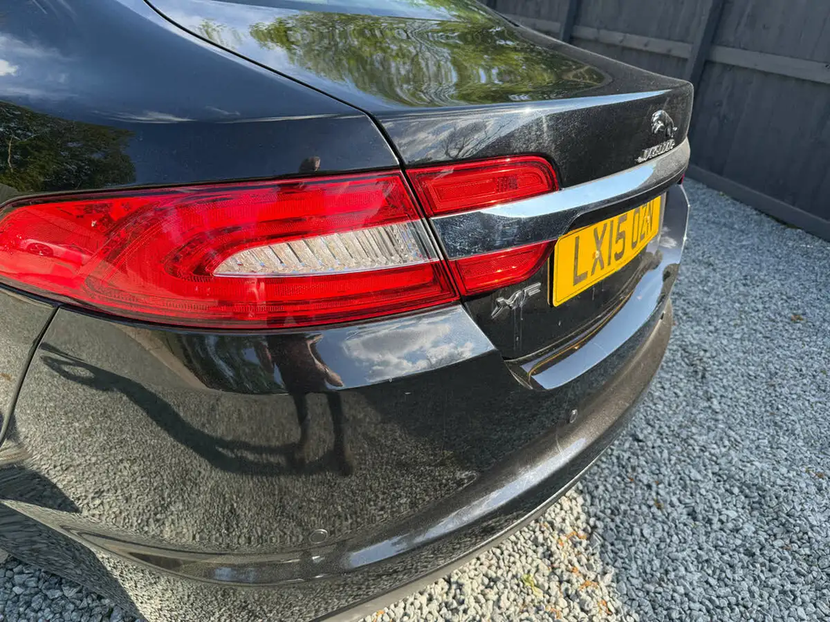 2015-jaguar-xf-22td-luxury-163ps-saloon-4d-big-33