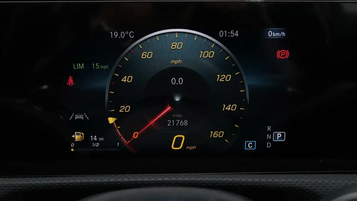 2022-mercedes-benz-a-class-13-a200-amg-line-executive-edition-hatchback-5d-7g-dct-big-10