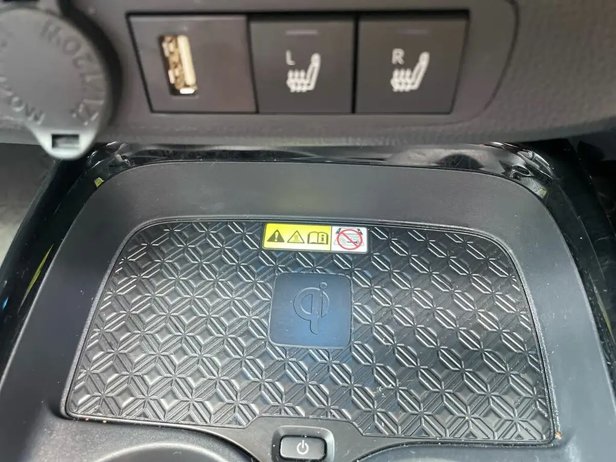 2022-toyota-aygo-x-10-vvt-i-limited-edition-cvt-big-21