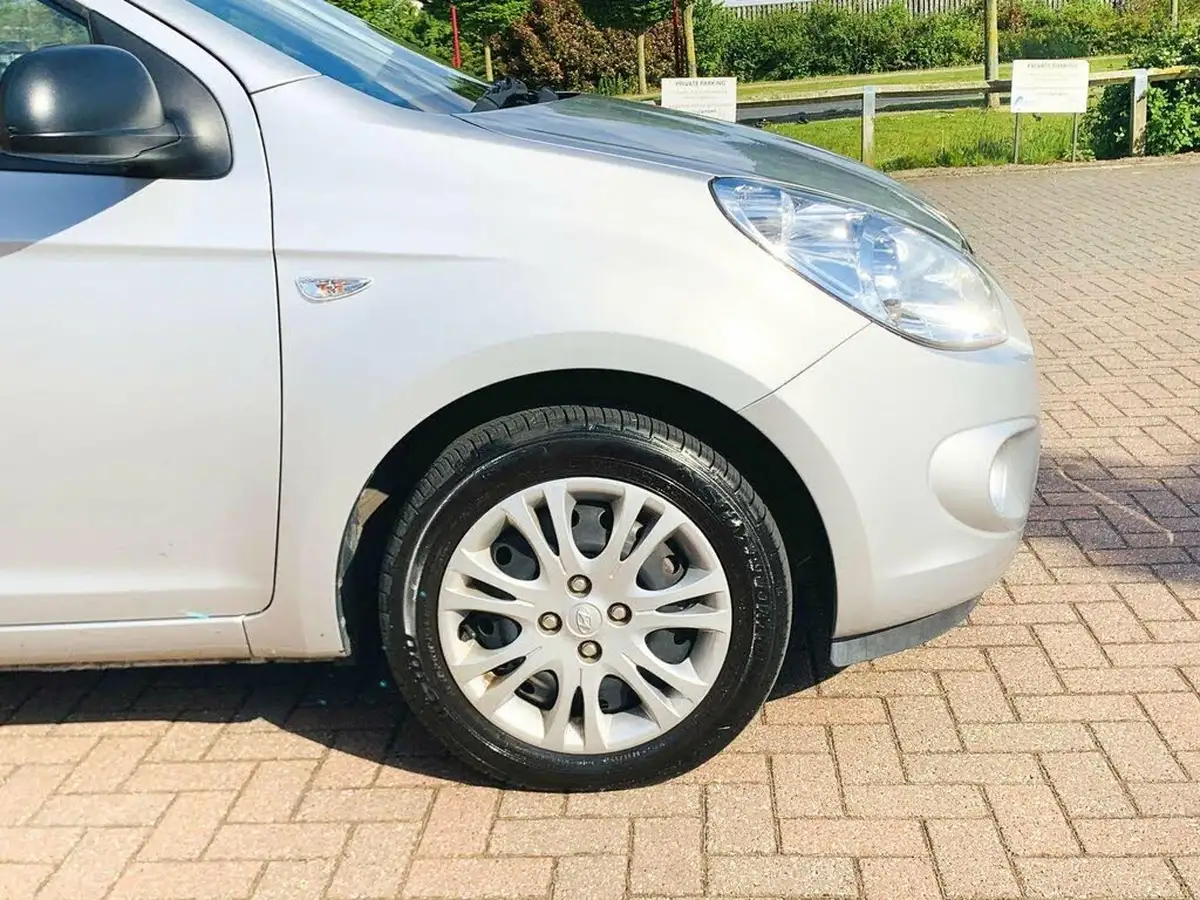 2012-hyundai-i20-12-classic-5d-big-36