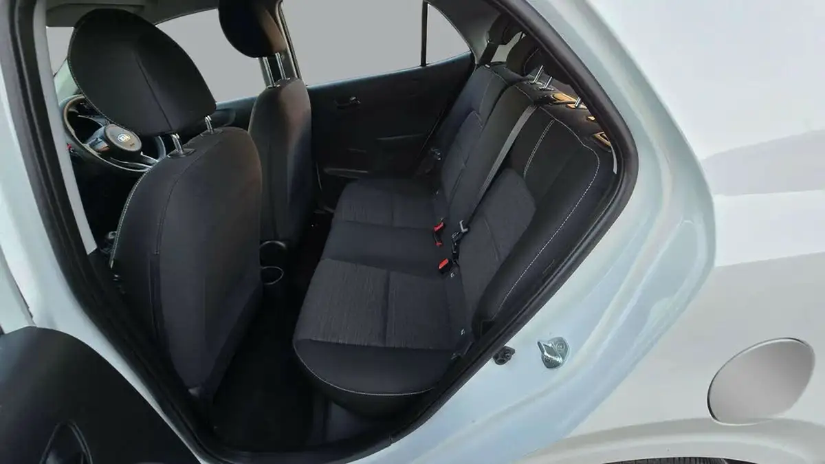 2018-kia-picanto-10-1-66bhp-big-19