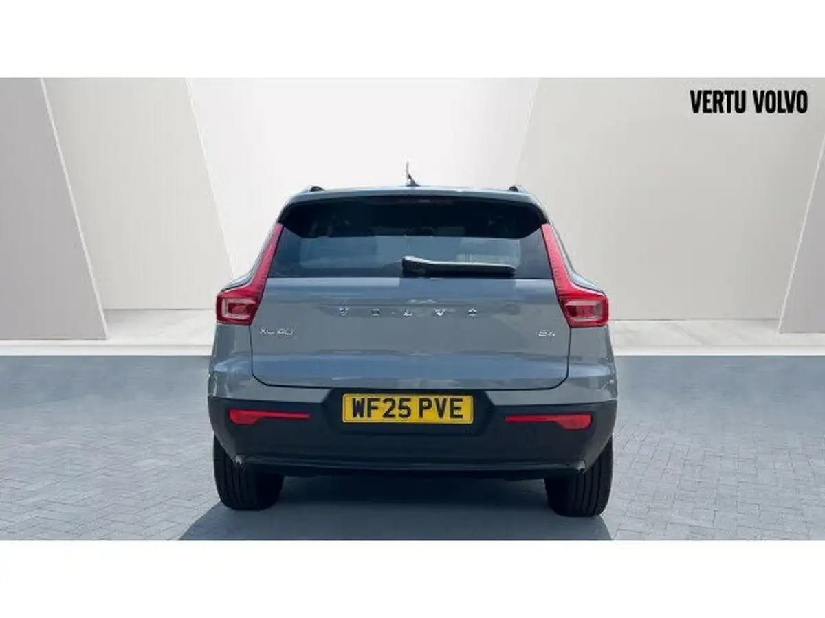 2025-volvo-xc40-20-b4-plus-big-12