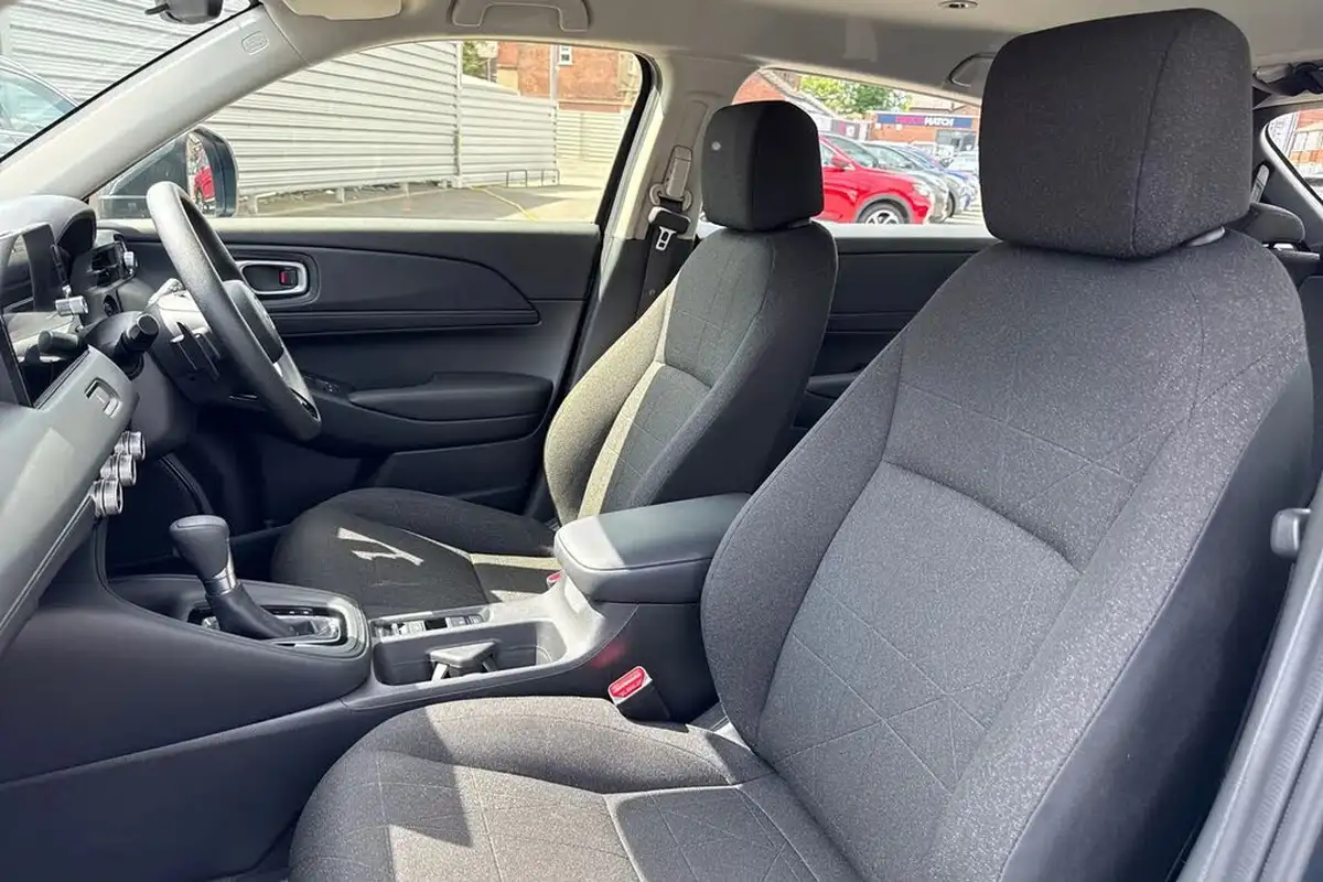 2023-honda-hr-v-15-i-mmd-elegance-big-43