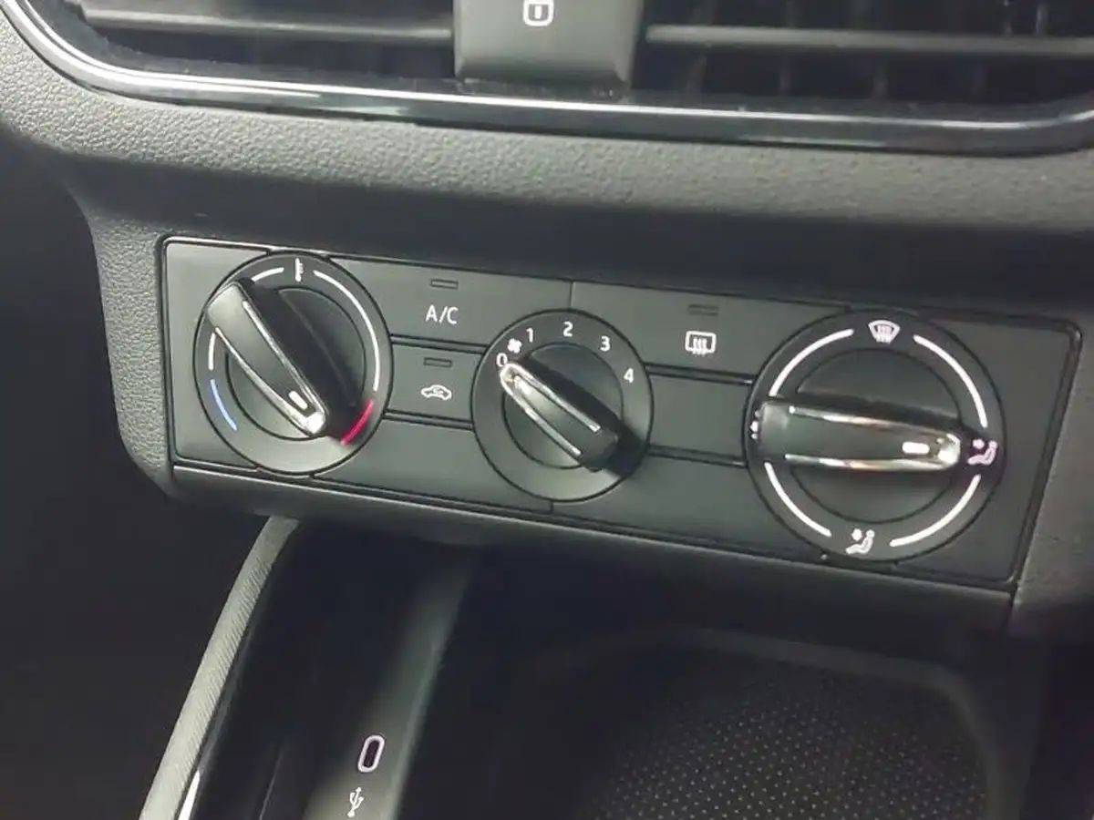 2023-skoda-kamiq-10-tsi-se-drive-95ps-big-15