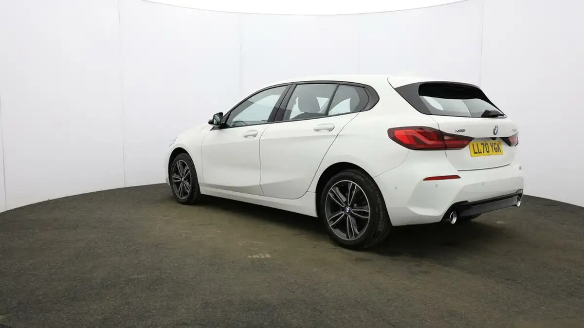 2021-bmw-1-series-20td-120d-xdrive-sport-lcp-big-53